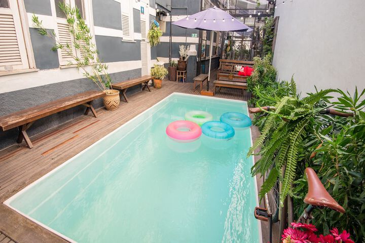 Pool 50 of 73