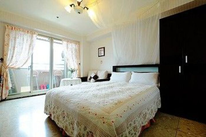 Room 13 of 26