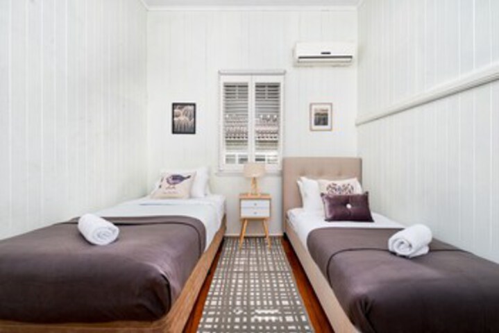 Room 9 of 22