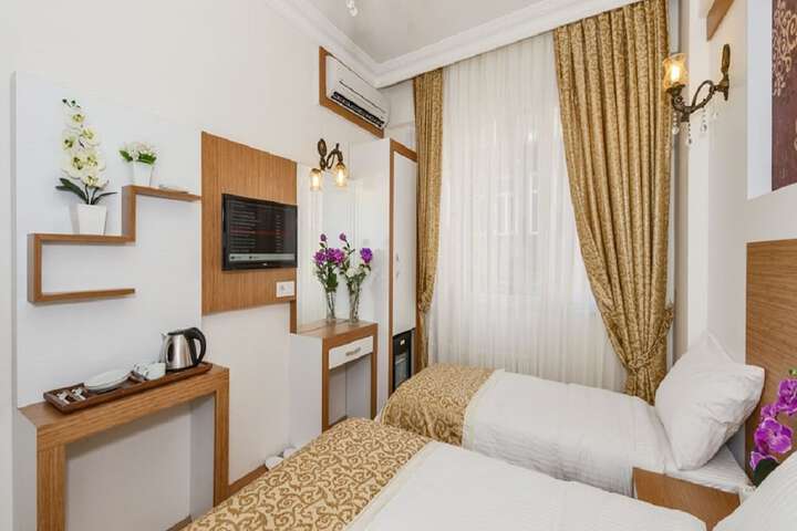Room 44 of 70