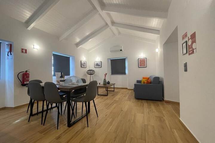 Room 48 of 143
