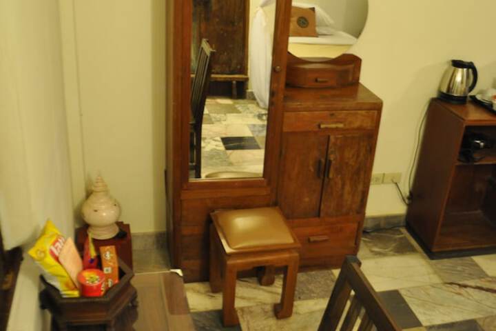 Lounge 69 of 161