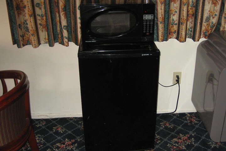 Mini-refrigerator