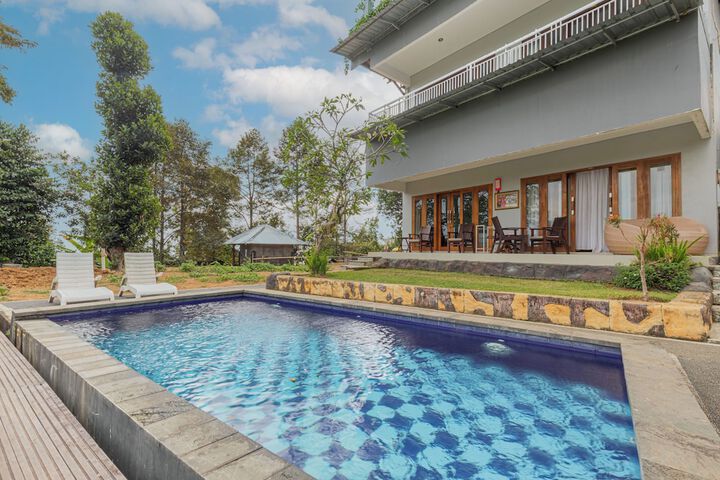 Mandhasativa Homestay