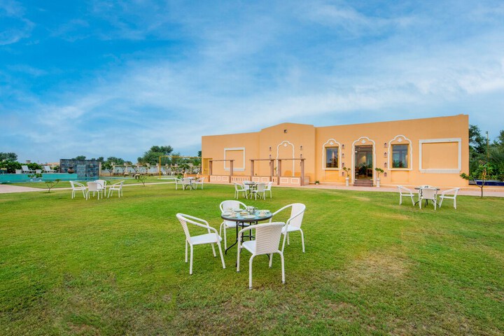 Hotel Exterior 33 of 33