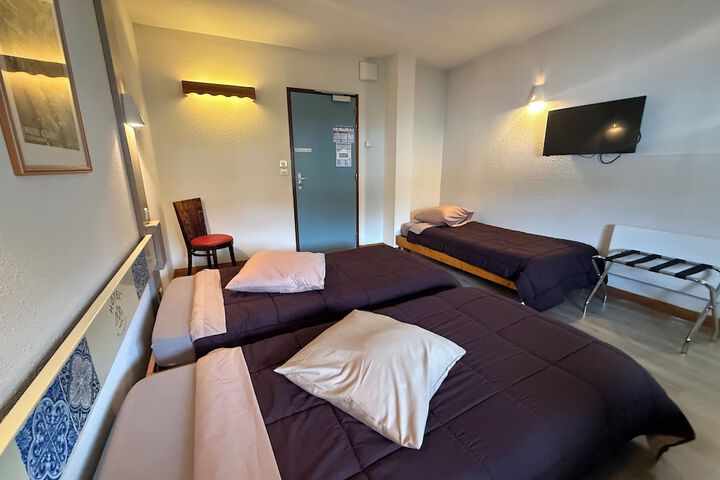 Room 5 of 24