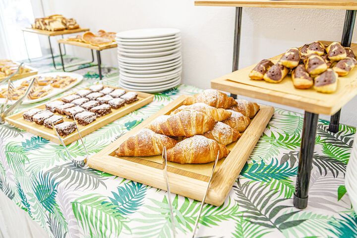 Breakfast/Coffee Service 9 of 12