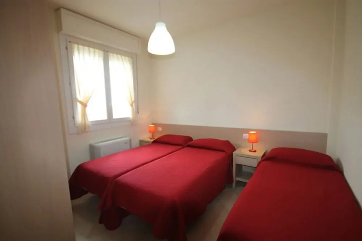 Room 5 of 24