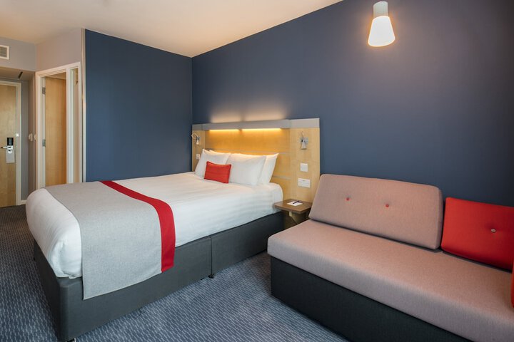 Room 14 of 60