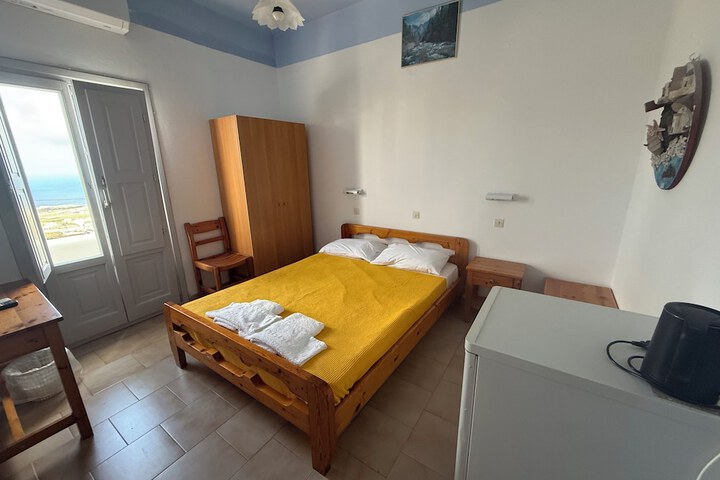 Room 2 of 74