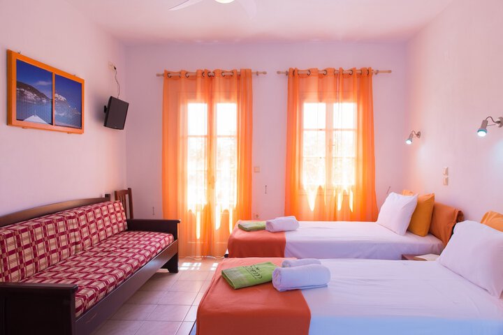 Room 34 of 195