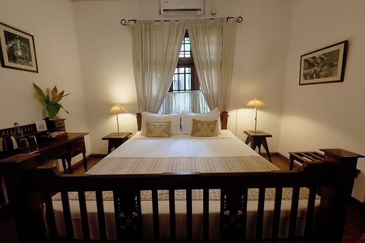 Room 27 of 60