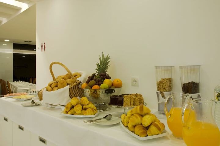 Breakfast buffet