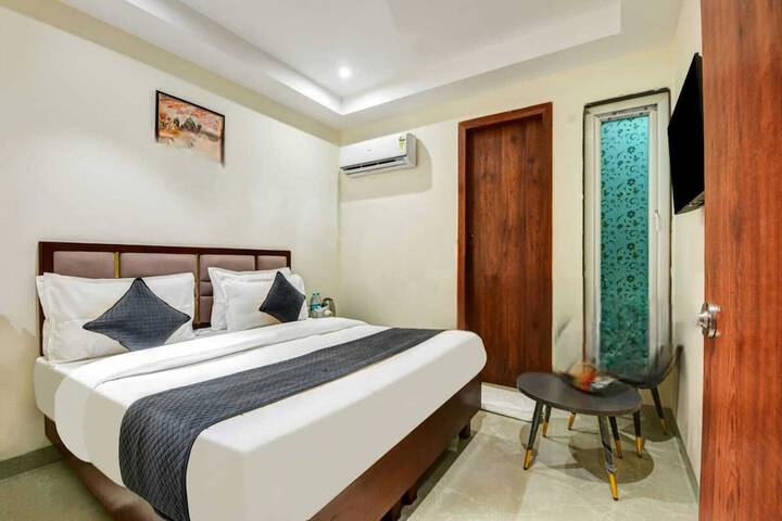 Room 14 of 29