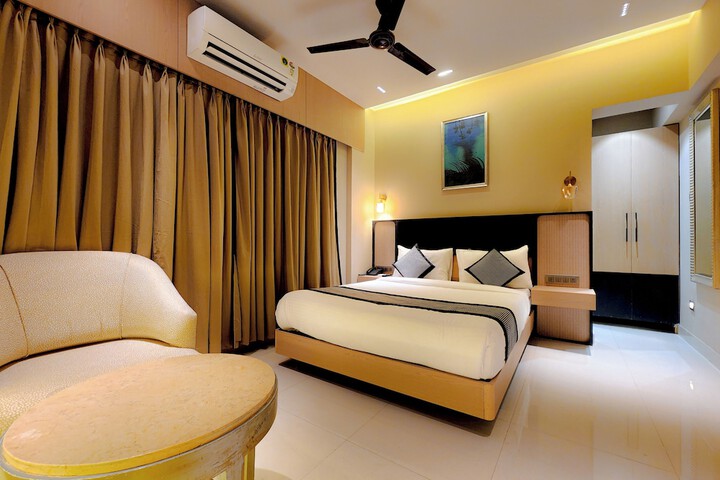 Room 12 of 25