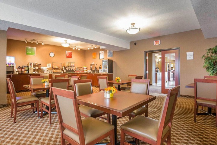 Breakfast/Coffee Service 33 of 44