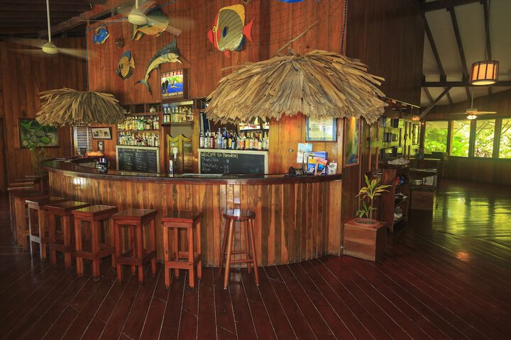 Lounge 46 of 67