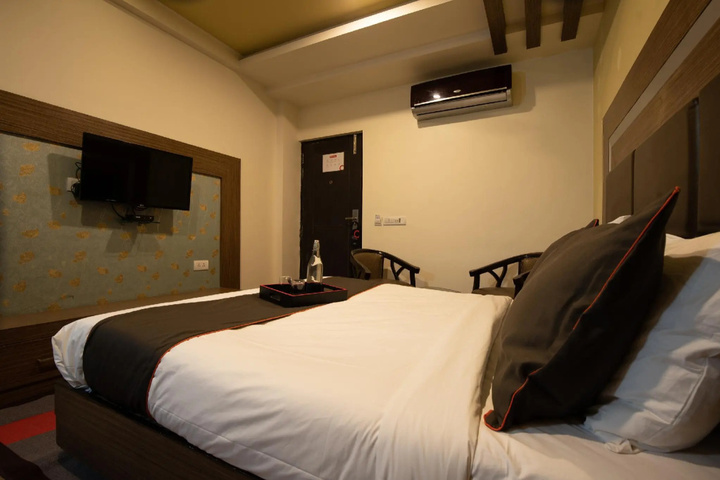 Room 3 of 21