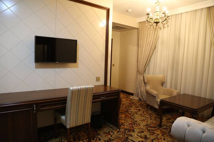 Room 10 of 41