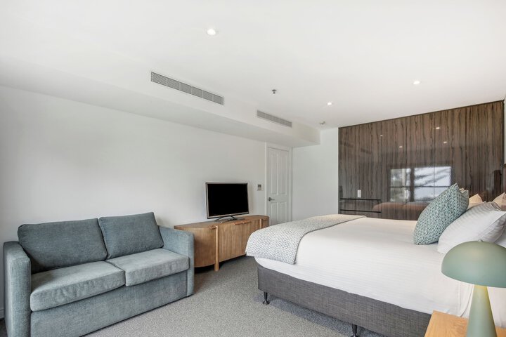 Room 12 of 85