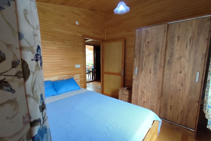 Room 3 of 18