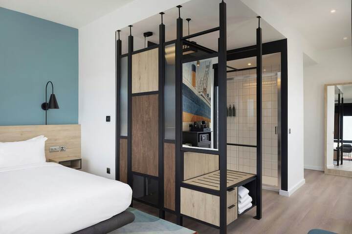 Room 41 of 80