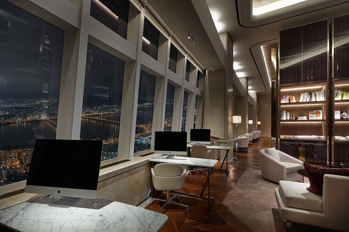 Entrance & Lobby
