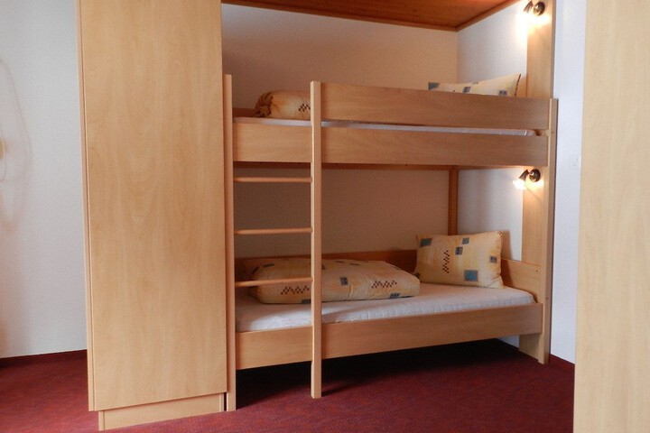 Room 4 of 62