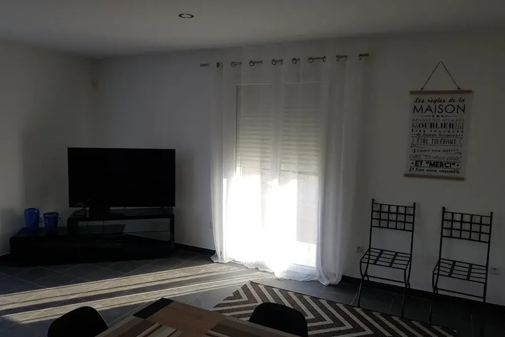 Room 10 of 18