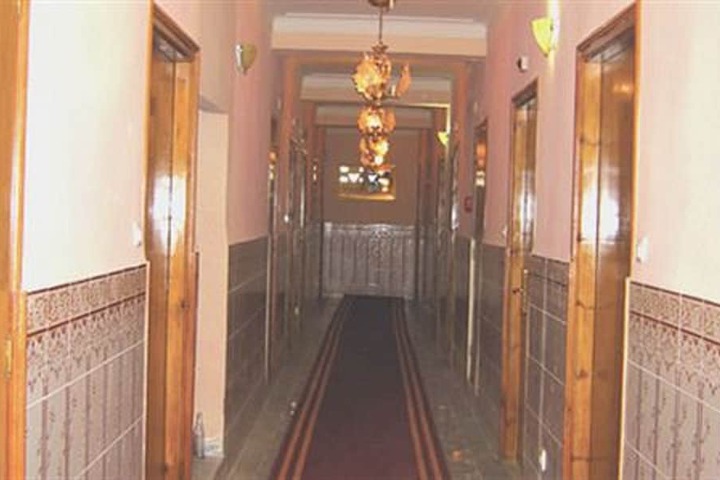 Ballroom/Hall 27 of 37