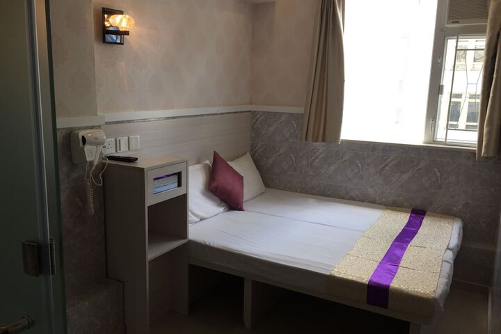 Room 5 of 49