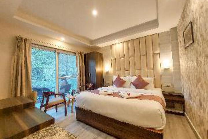Room 5 of 14