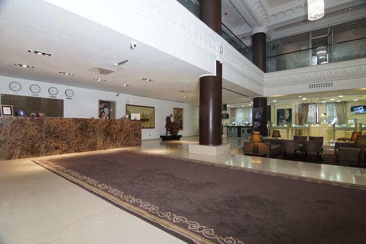Guest Lobby