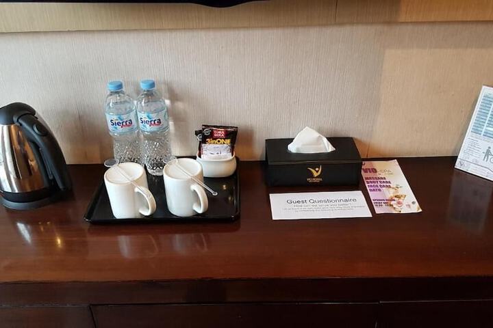 Breakfast/Coffee Service 23 of 34