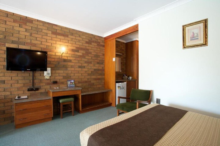 Room 4 of 51