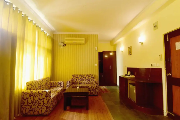 Room 12 of 23