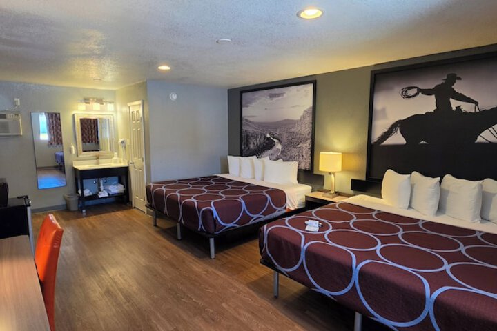 Room 7 of 14