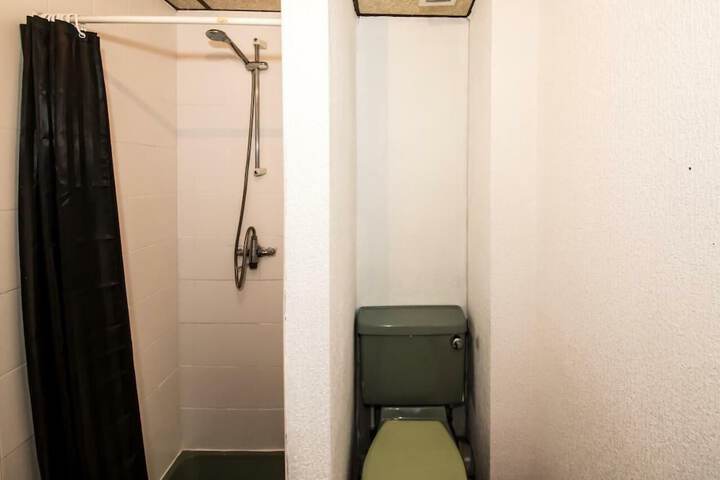 Room 14 of 18