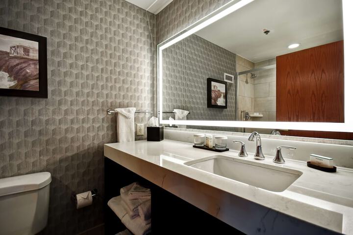 Bathroom shower