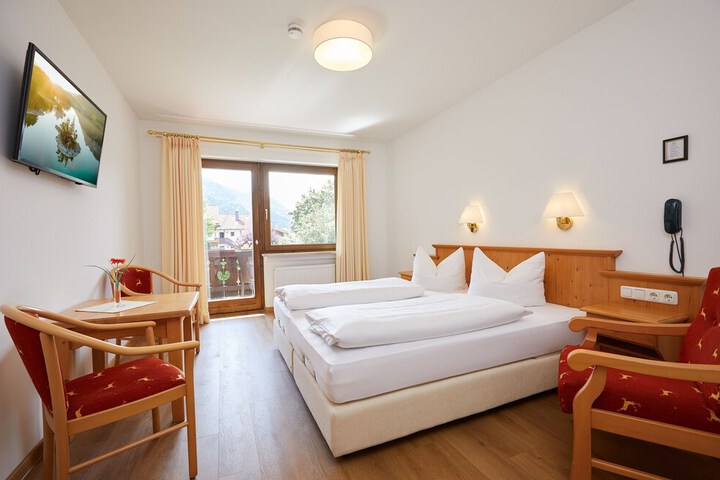 Room 4 of 24
