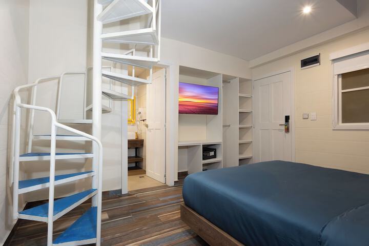 Room 25 of 51