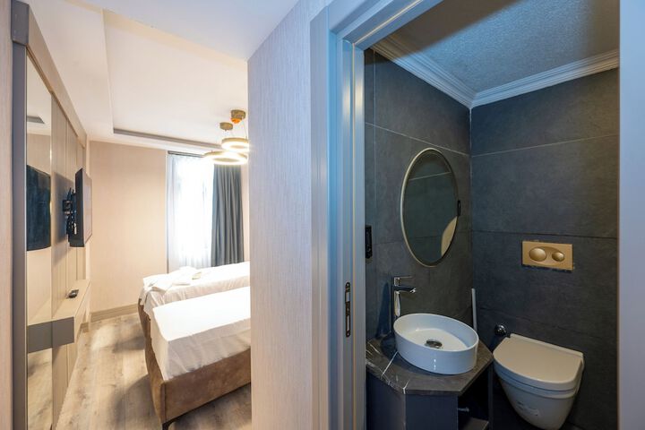 Room 35 of 42