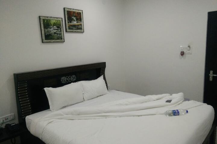 Room 2 of 23