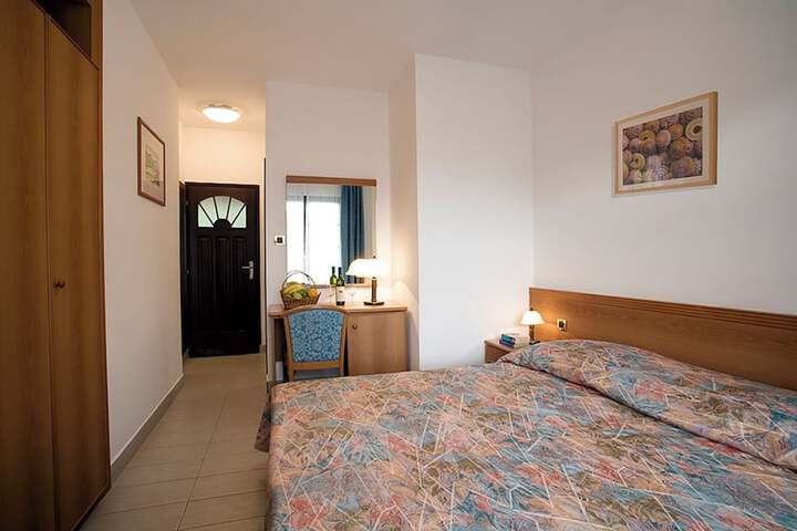Room 8 of 46