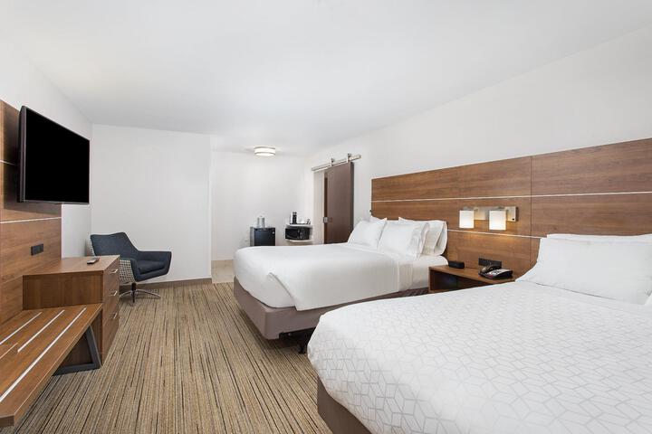 Standard King Bed Accessible (1 of 14)