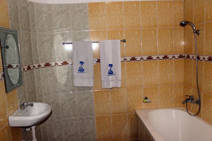 Room 15 of 21