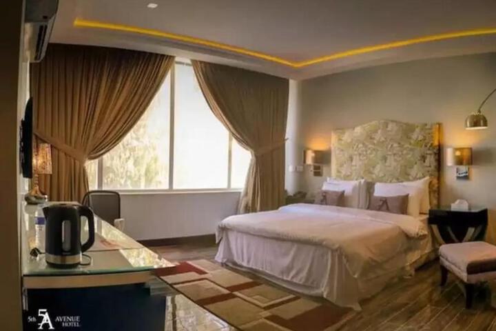 5th Avenue Hotel