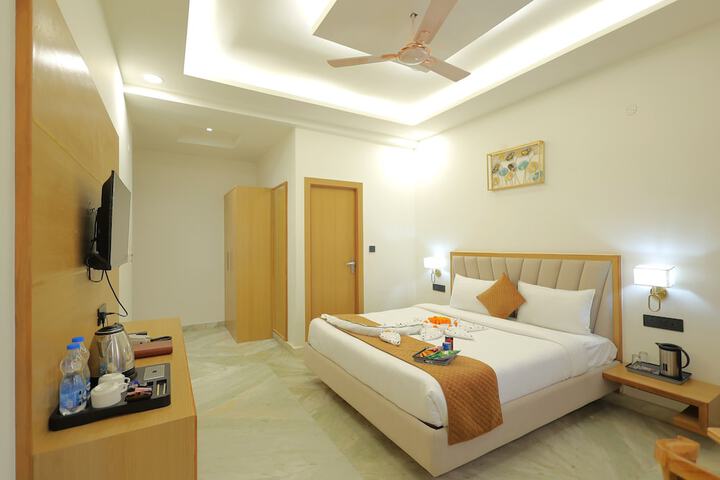 Room 13 of 63