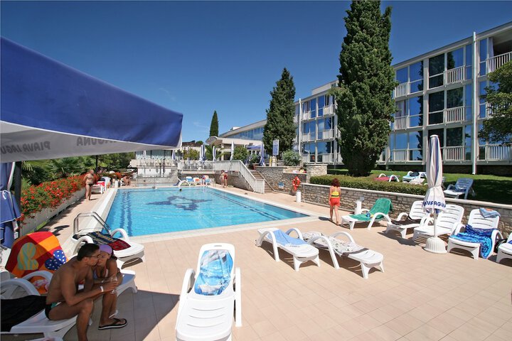 Pools & Facilities