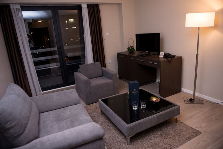 Room 17 of 36